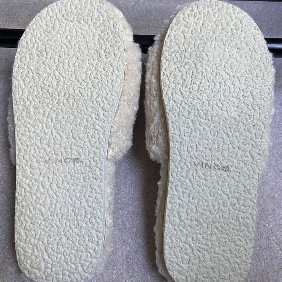 VINCE Women Kit Faux Fur Plush Slippers - BRAND NE - Picture 8 of 8